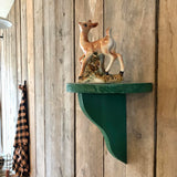 Petit socle mural en bois patiné
