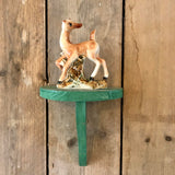 Petit socle mural en bois patiné